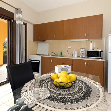 Elaionas Appartement *