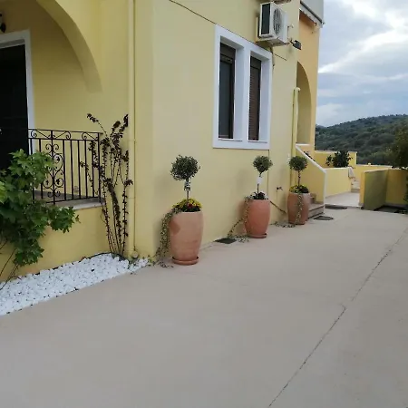 Apartment Elaionas *